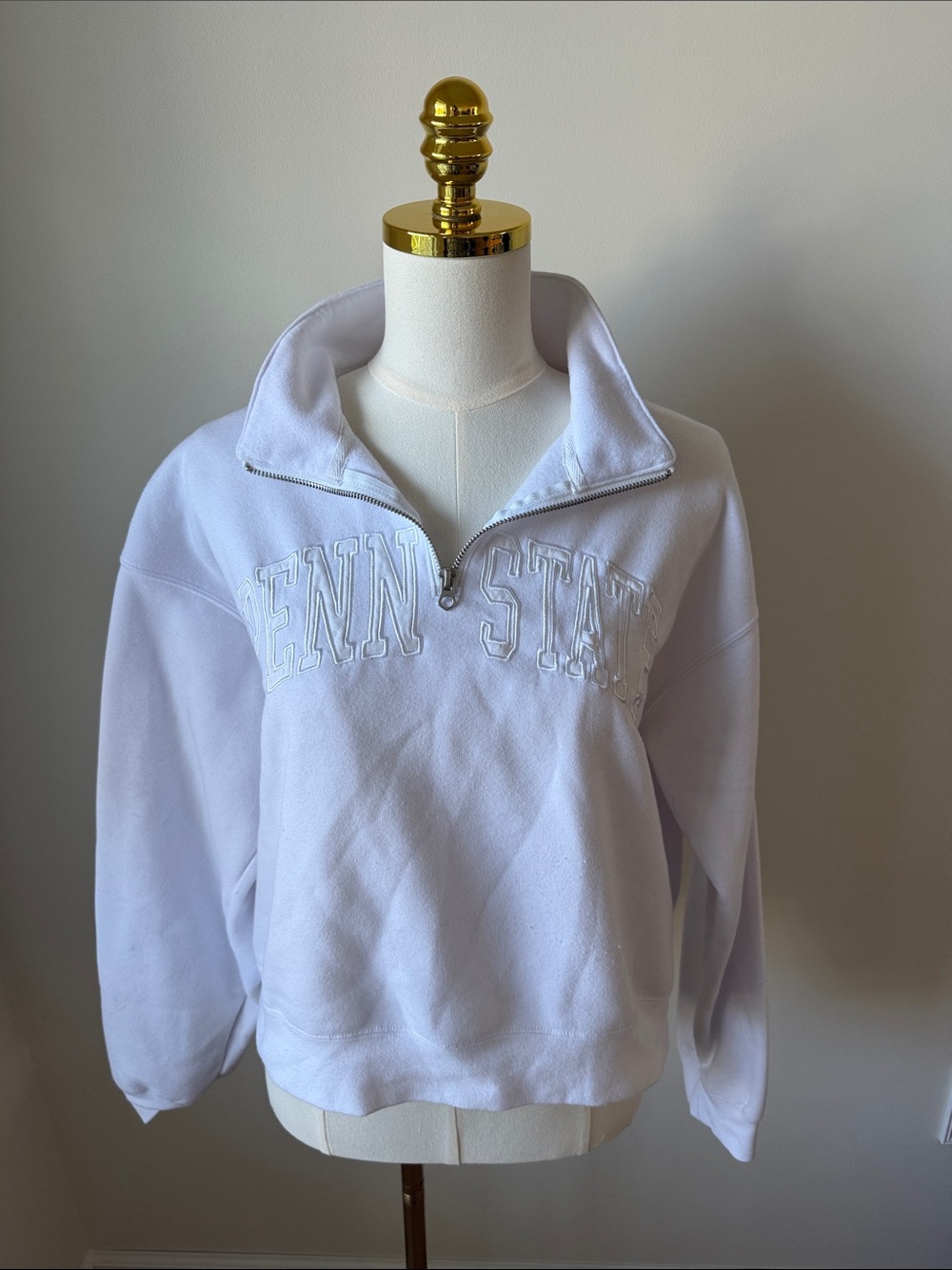 ZZs White Quarter-Zip Sweatshirt with Embroidered Lettering